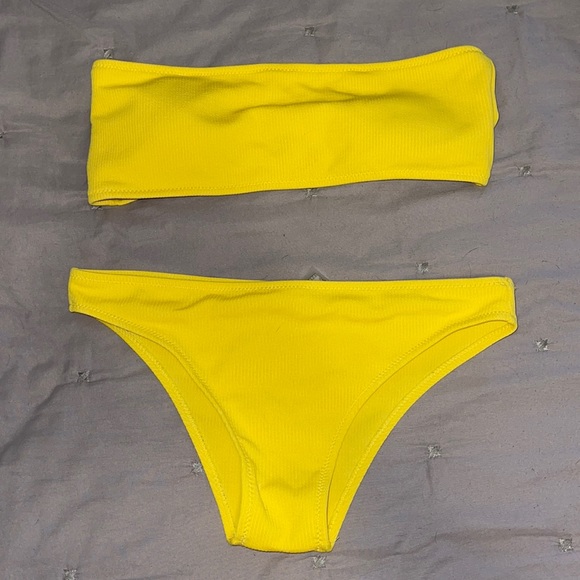 Bathing suit set - Picture 1 of 4